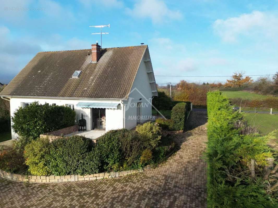 Maison à DOMPIERRE-SUR-BESBRE