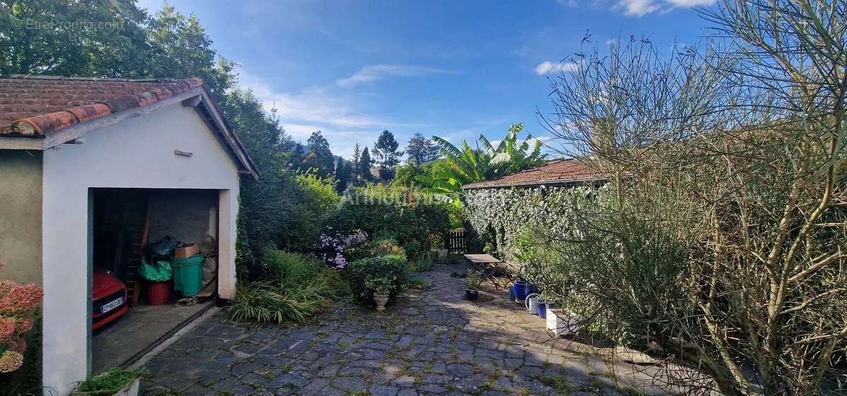 Maison à LOURDES