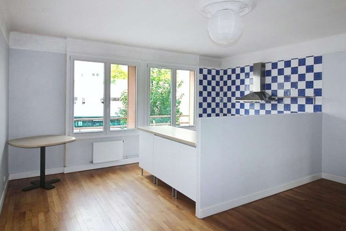 Photo 2 - Appartement à BOURG-LA-REINE