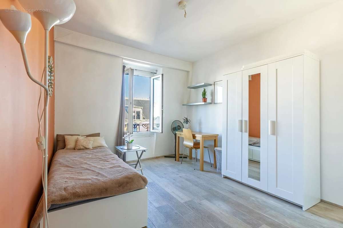 Appartement à PARIS-3E