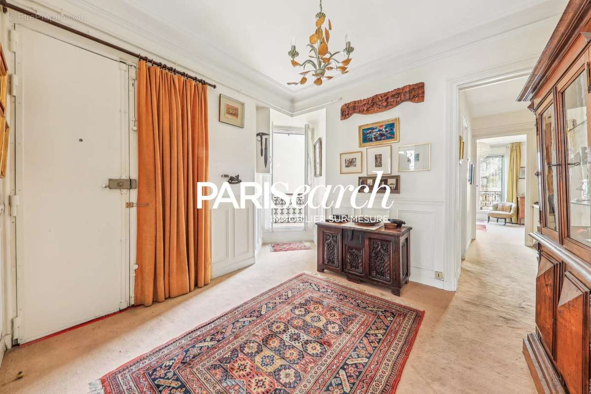 Appartement à PARIS-18E