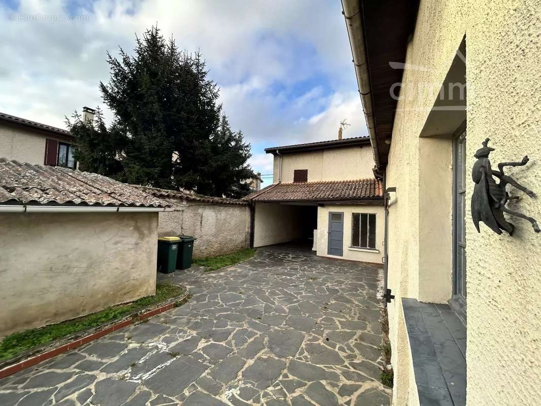 Maison à LE PEAGE-DE-ROUSSILLON