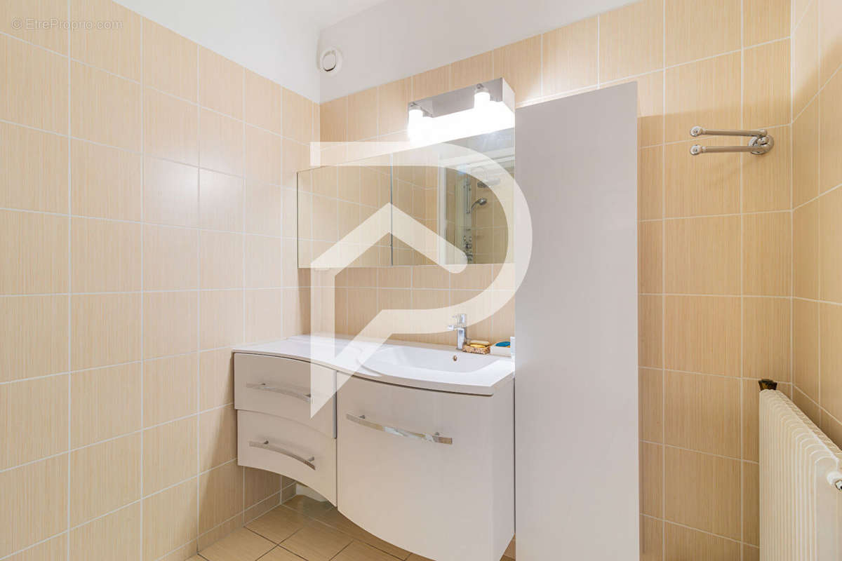 Appartement à MARSEILLE-5E