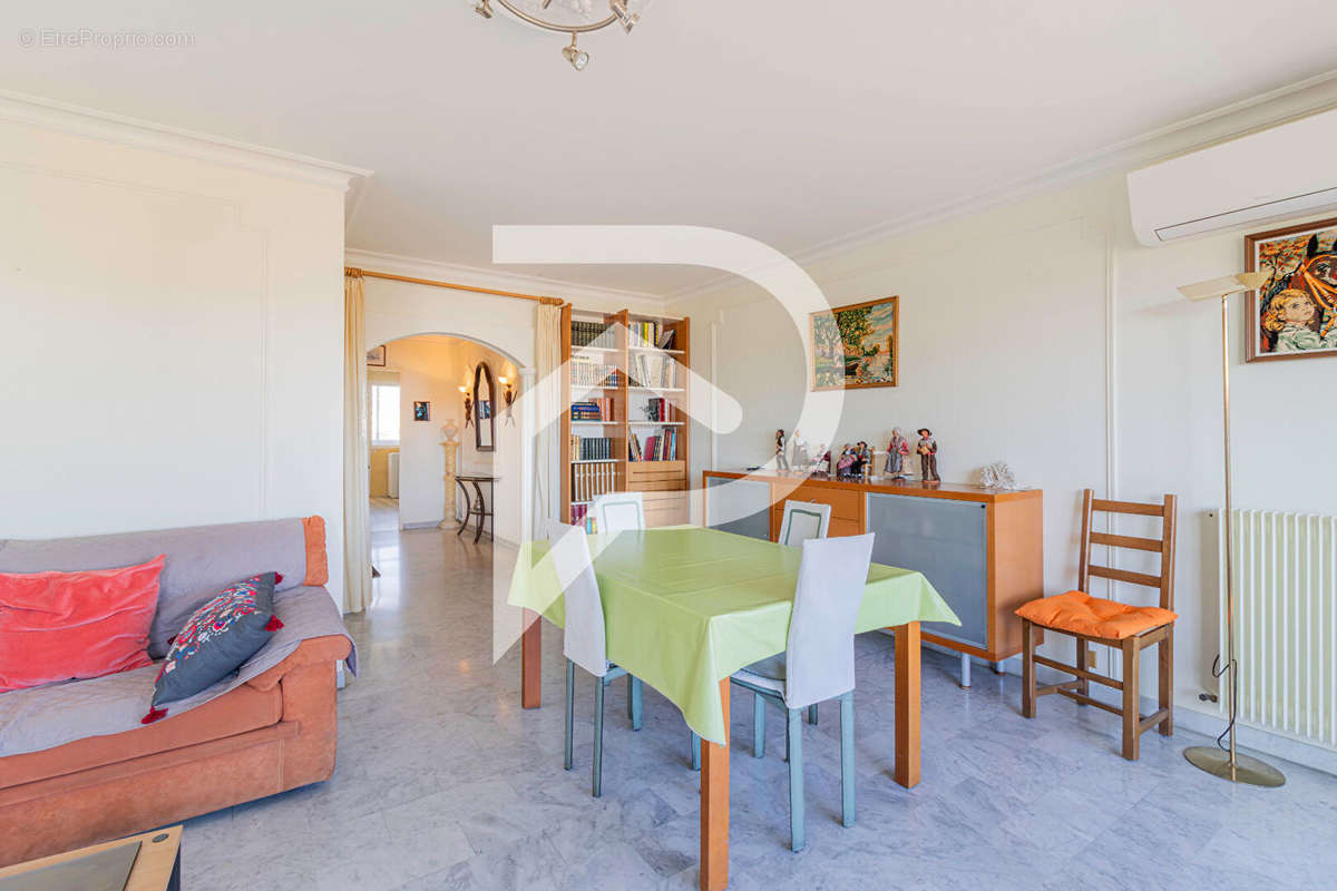 Appartement à MARSEILLE-5E