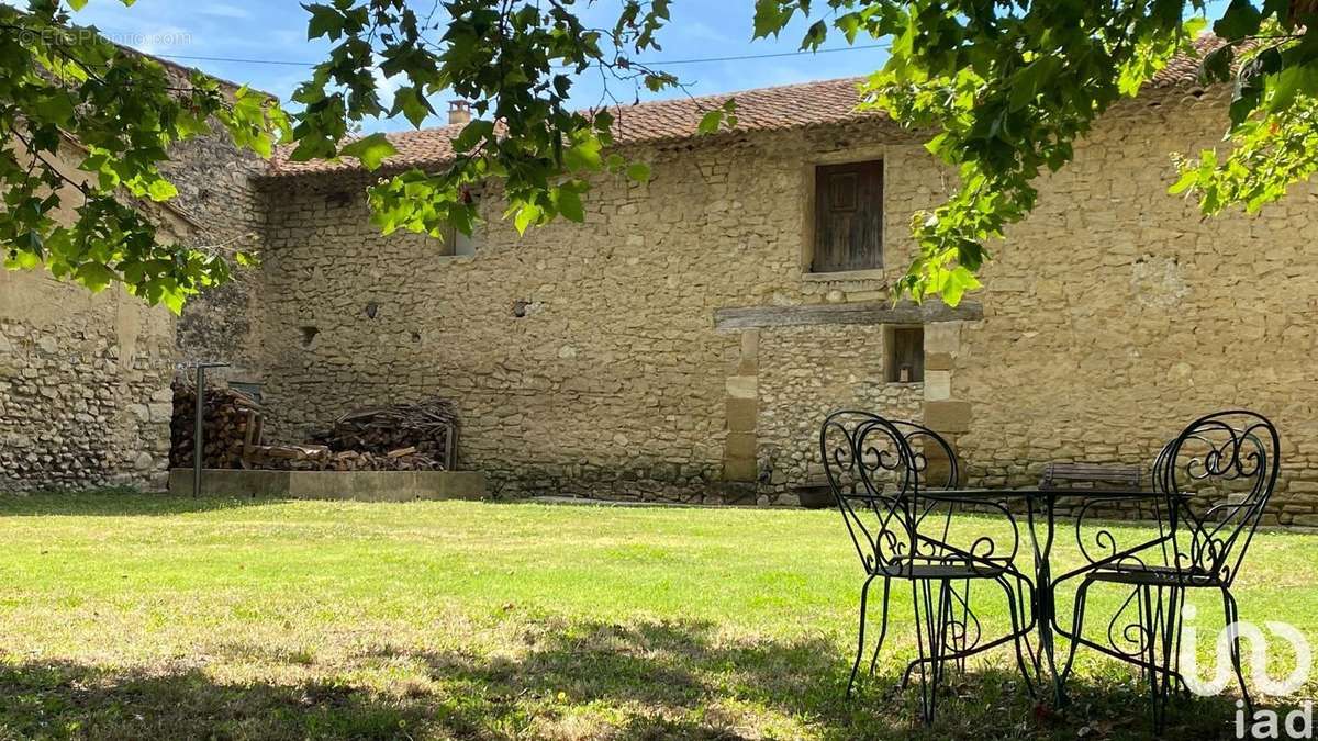 Photo 2 - Maison à PERNES-LES-FONTAINES