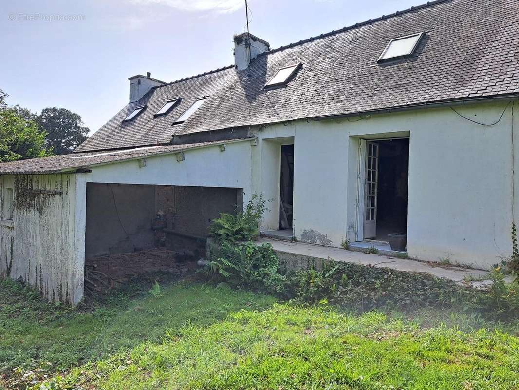 Maison à LA ROCHE-DERRIEN