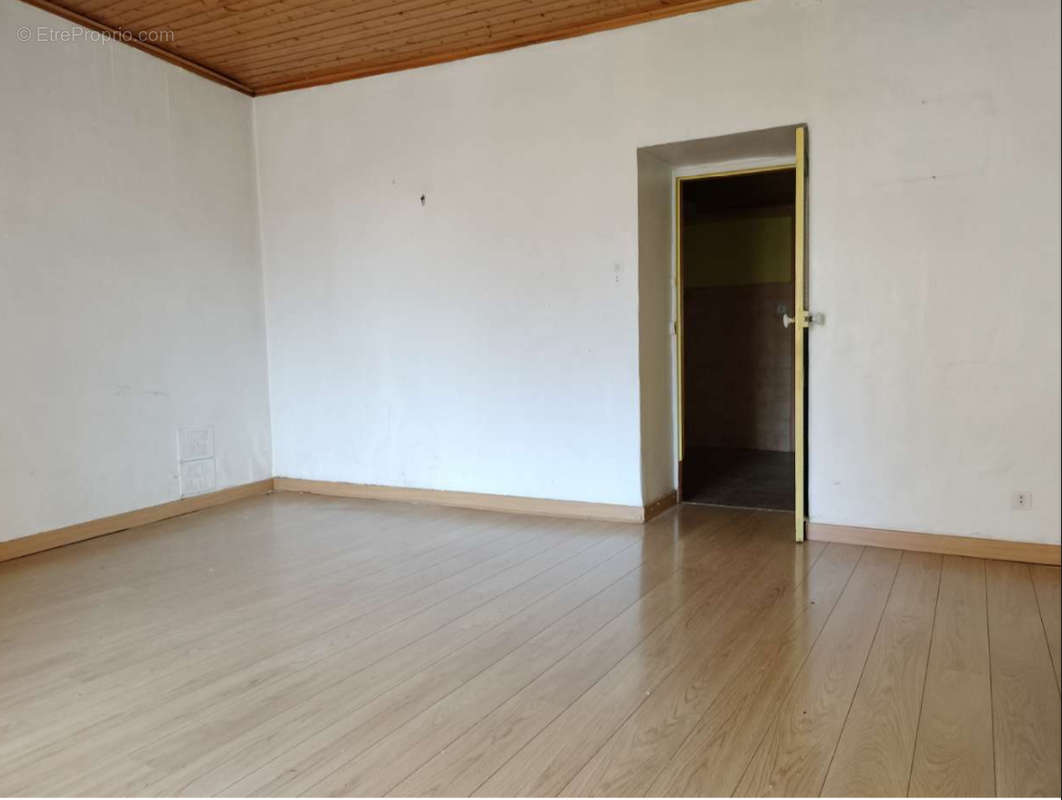 Appartement à SEYNE