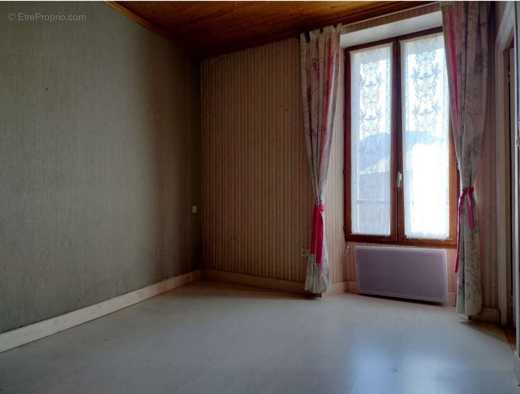 Appartement à SEYNE