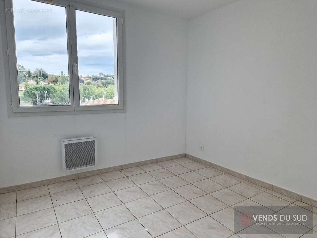 Appartement à LAMALOU-LES-BAINS