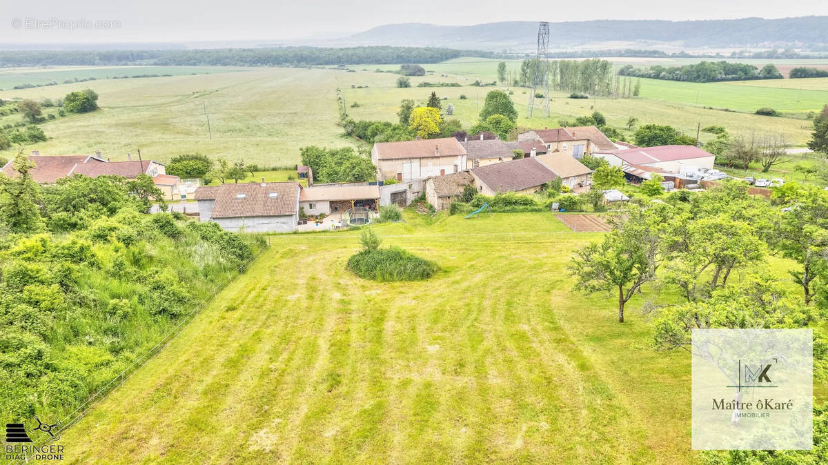 Maison à LAMORVILLE