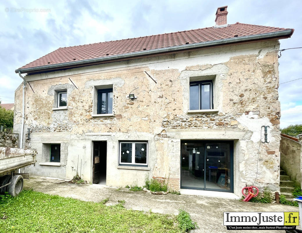 Maison à BRECY