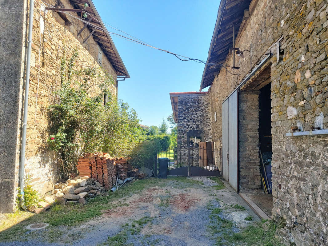 Maison à ORADOUR-SUR-VAYRES