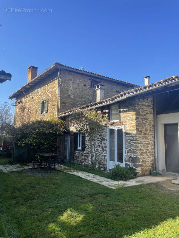 Maison à ORADOUR-SUR-VAYRES