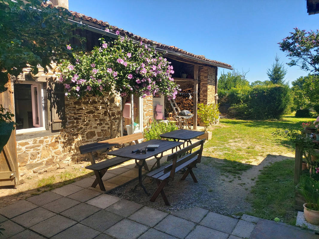 Maison à ORADOUR-SUR-VAYRES