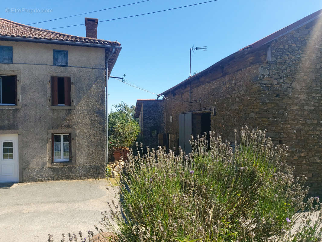 Maison à ORADOUR-SUR-VAYRES