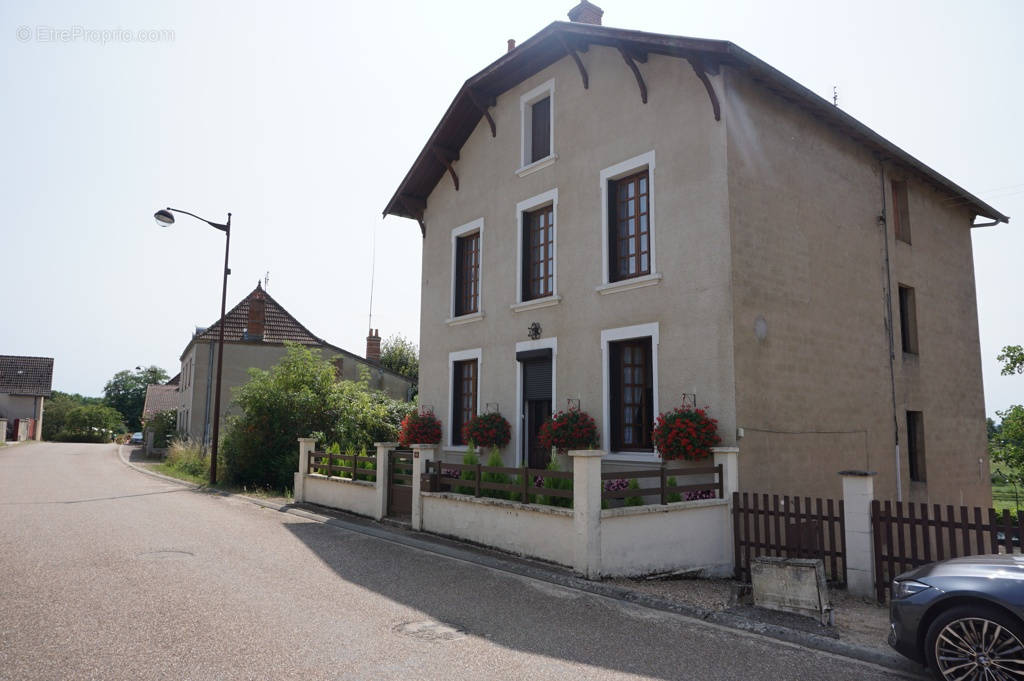 Maison à PARAY-LE-MONIAL