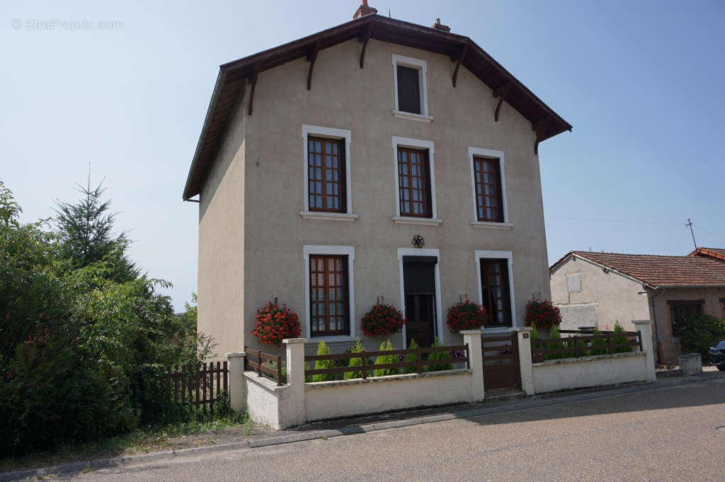 Maison à PARAY-LE-MONIAL