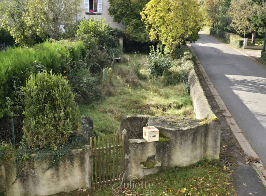 Maison à CHARBONNIERES-LES-VIEILLES