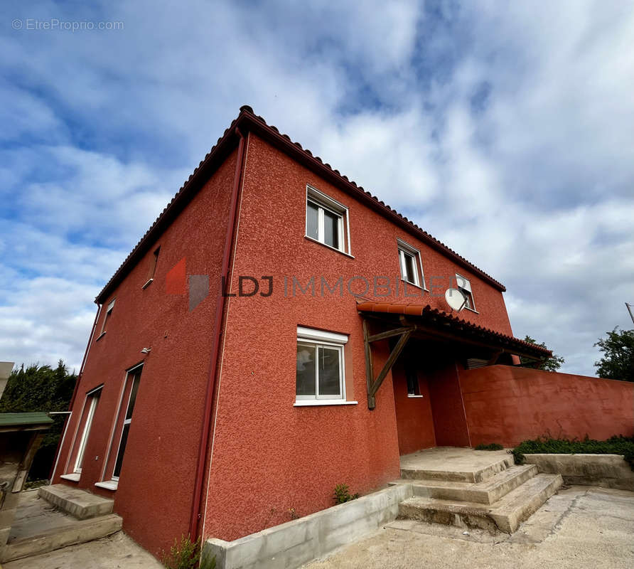 Maison à SAINT-LAURENT-DE-LA-SALANQUE