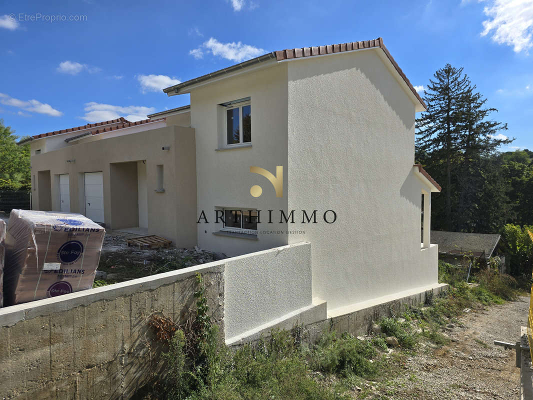 Maison à ROMANS-SUR-ISERE