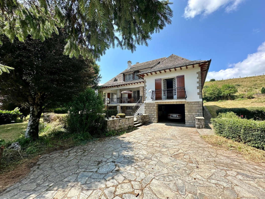 Maison à SAINT-CHELY-D&#039;AUBRAC