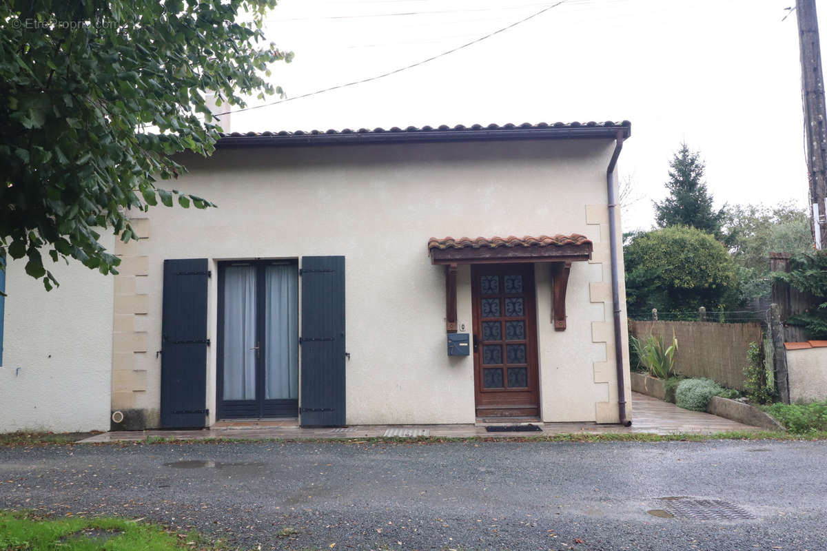 Maison à LEOGNAN