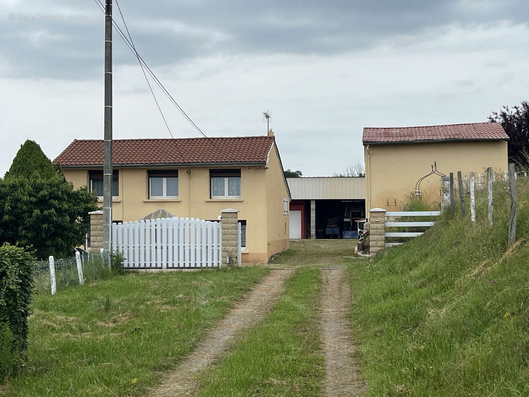 Maison à POUILLY-LES-FEURS