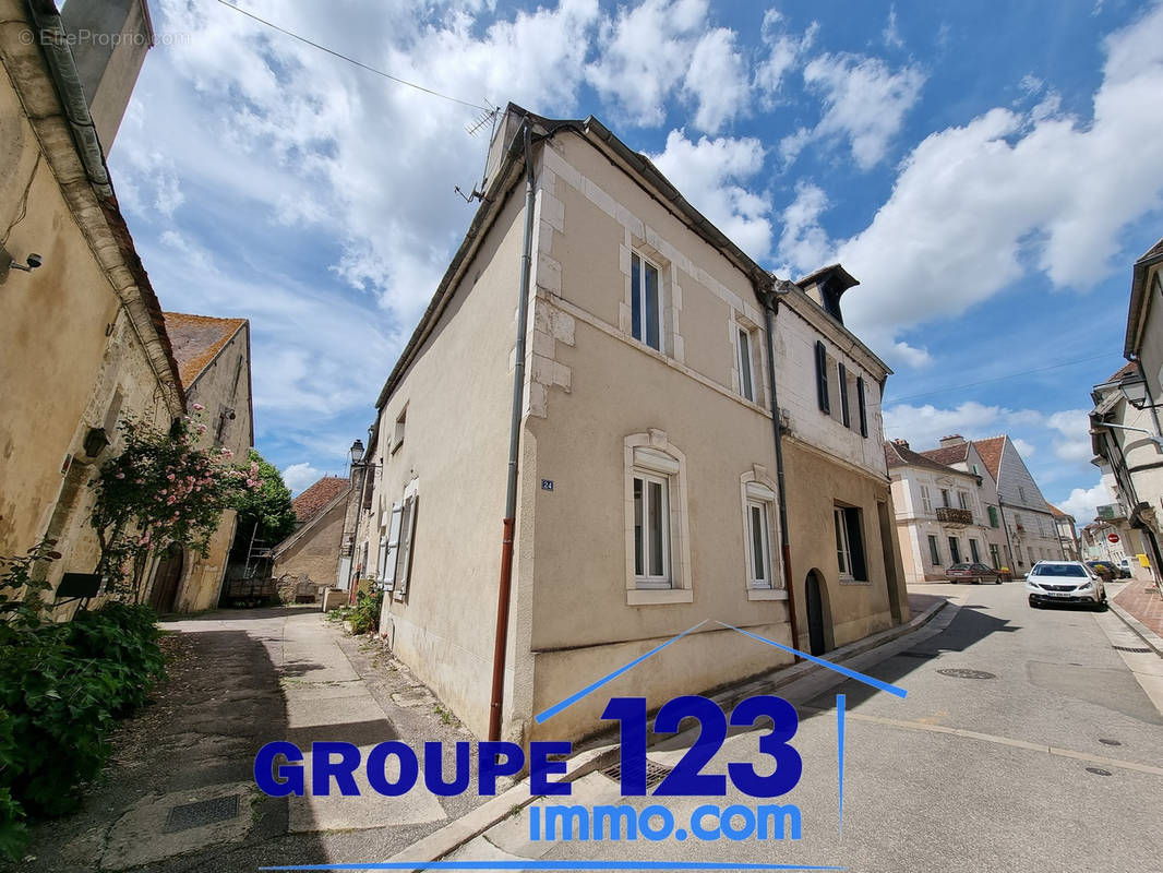 Appartement à SAINT-BRIS-LE-VINEUX