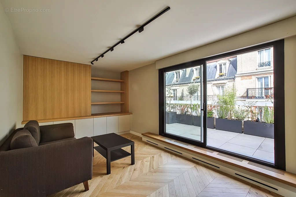 Appartement à PARIS-7E