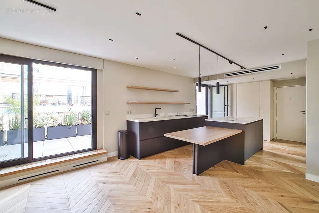 Appartement à PARIS-7E