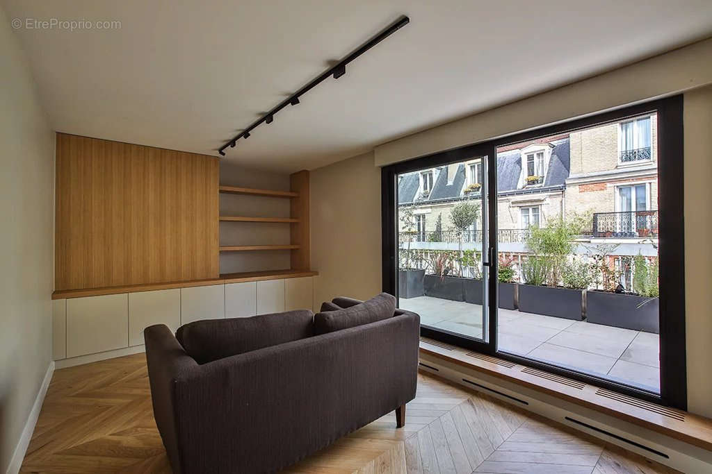 Appartement à PARIS-7E