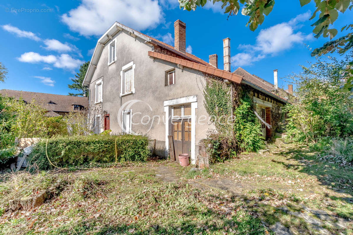 Maison à SAINT-GERMAIN-LES-BELLES