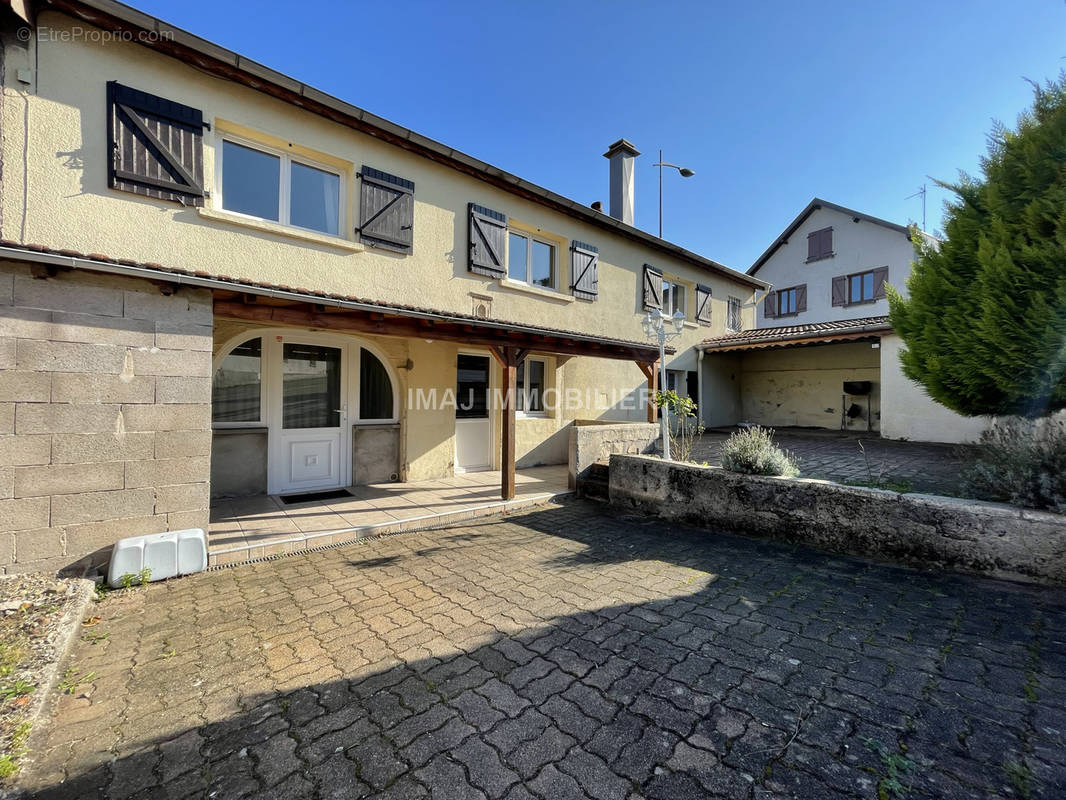 Maison à BRUYERES