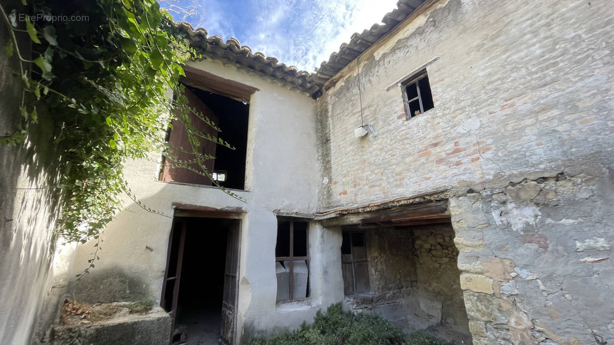 Maison à CADEROUSSE