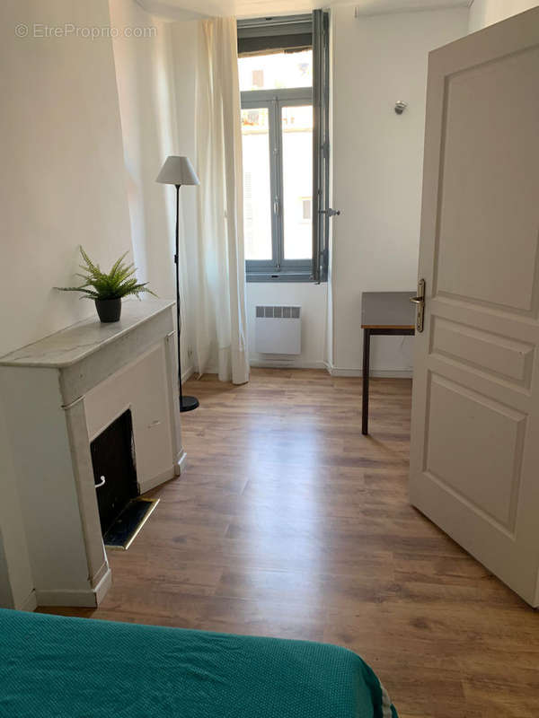 Appartement à MARSEILLE-1E