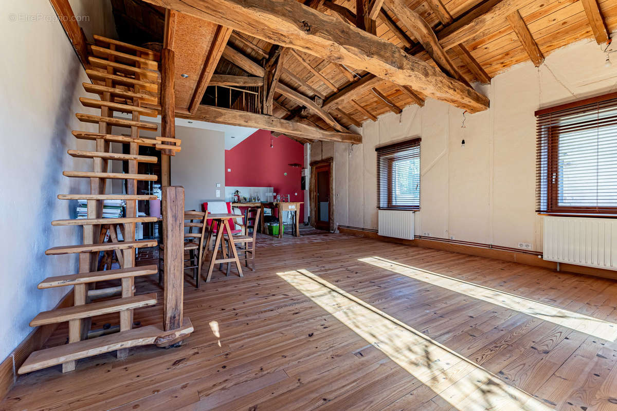 Maison à SOURCIEUX-LES-MINES