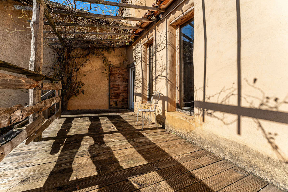 Maison à SOURCIEUX-LES-MINES