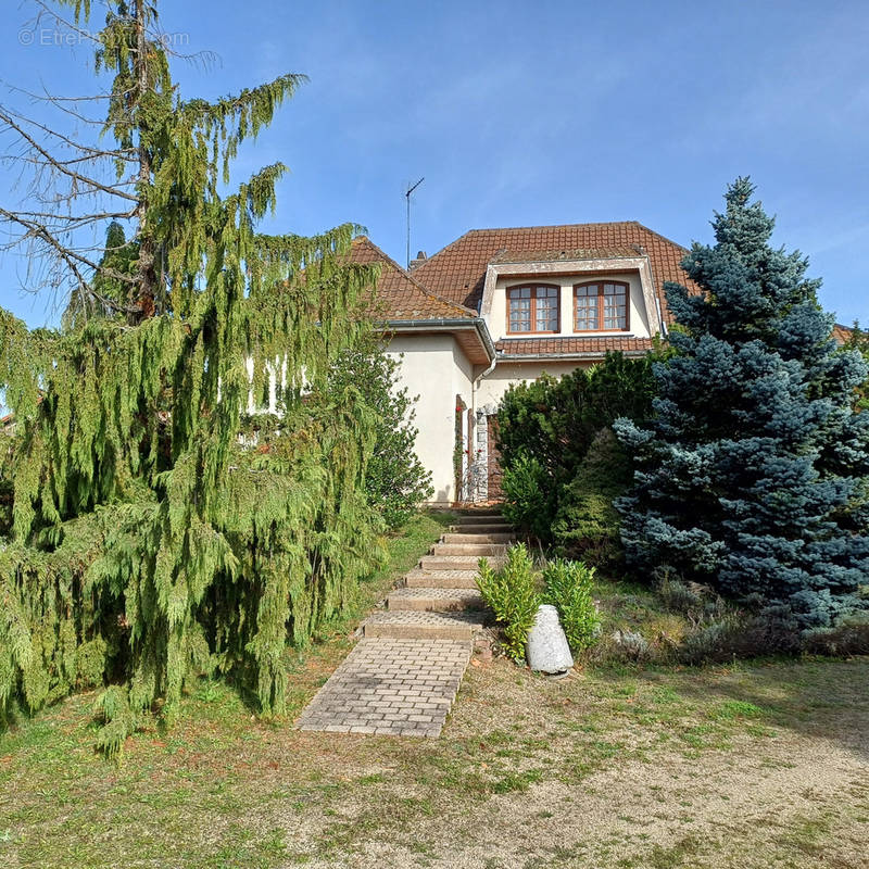 Maison à SAINT-JUST-SAINT-RAMBERT