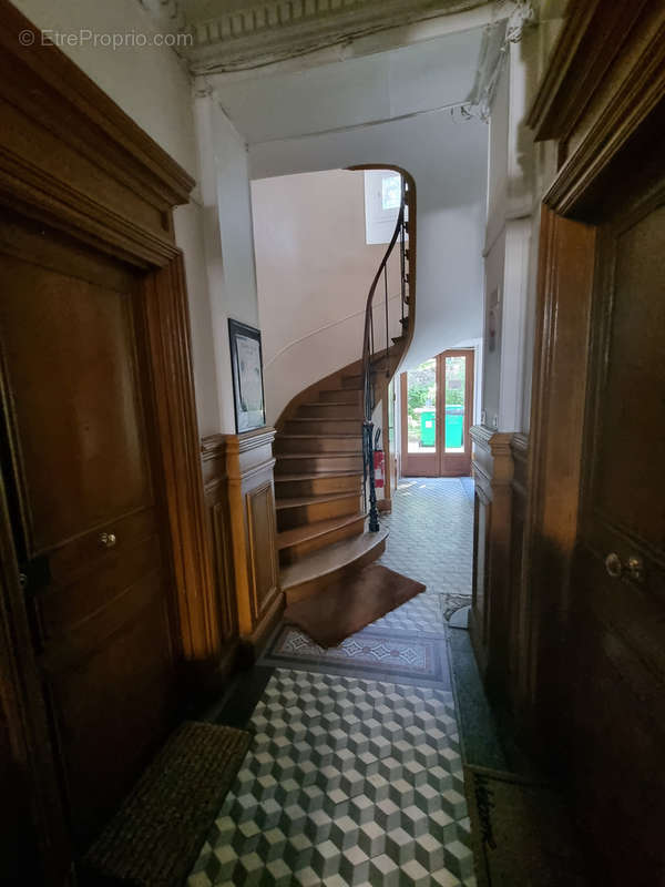 Appartement à PARIS-17E