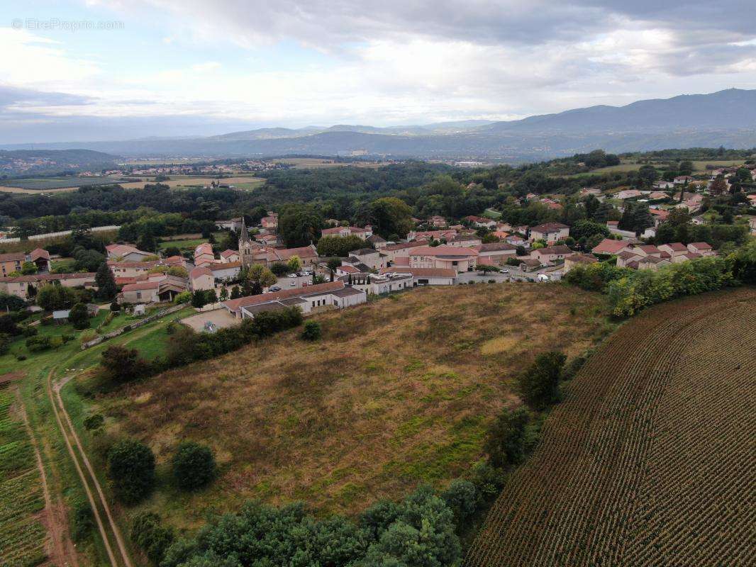 Terrain à SAINT-PRIM