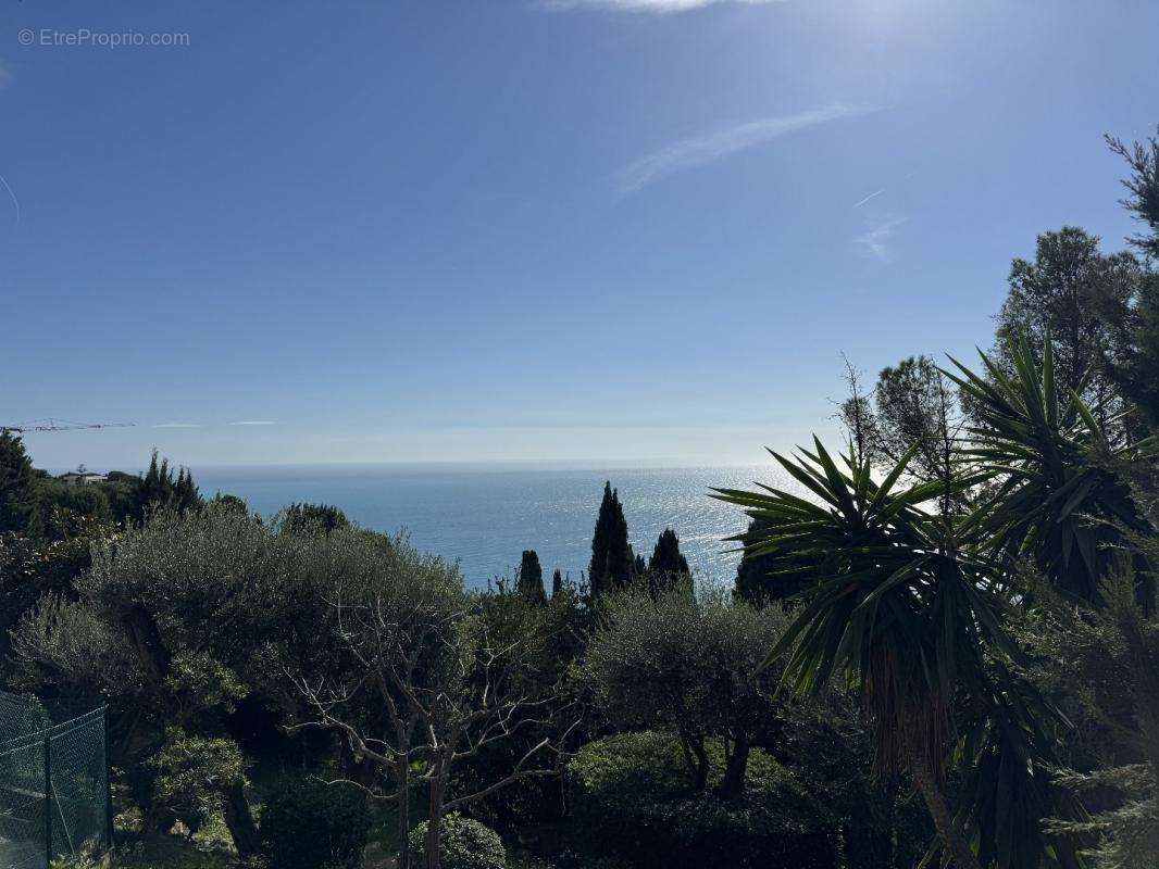 Appartement à ROQUEBRUNE-CAP-MARTIN