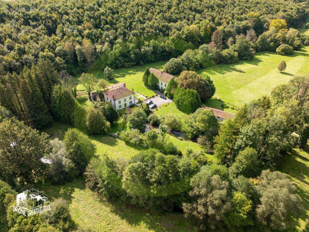 Maison à LACROIX-SUR-MEUSE