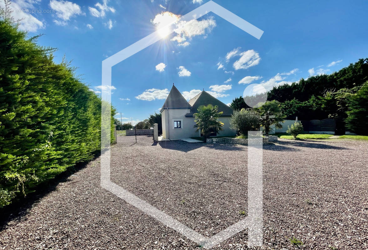 Maison à COSNE-COURS-SUR-LOIRE