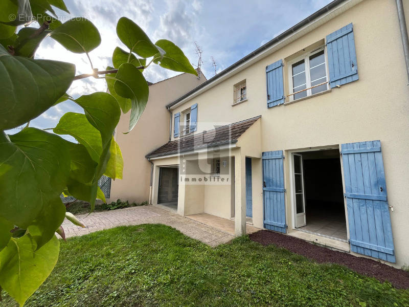 Maison à MORET-SUR-LOING