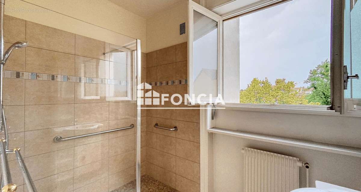 Appartement à LYON-3E