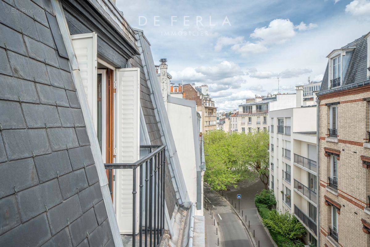 Appartement à PARIS-14E