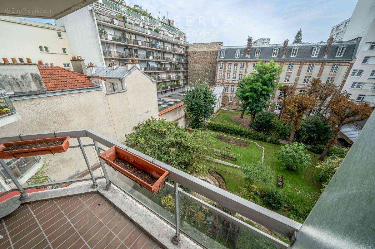 Appartement à PARIS-15E