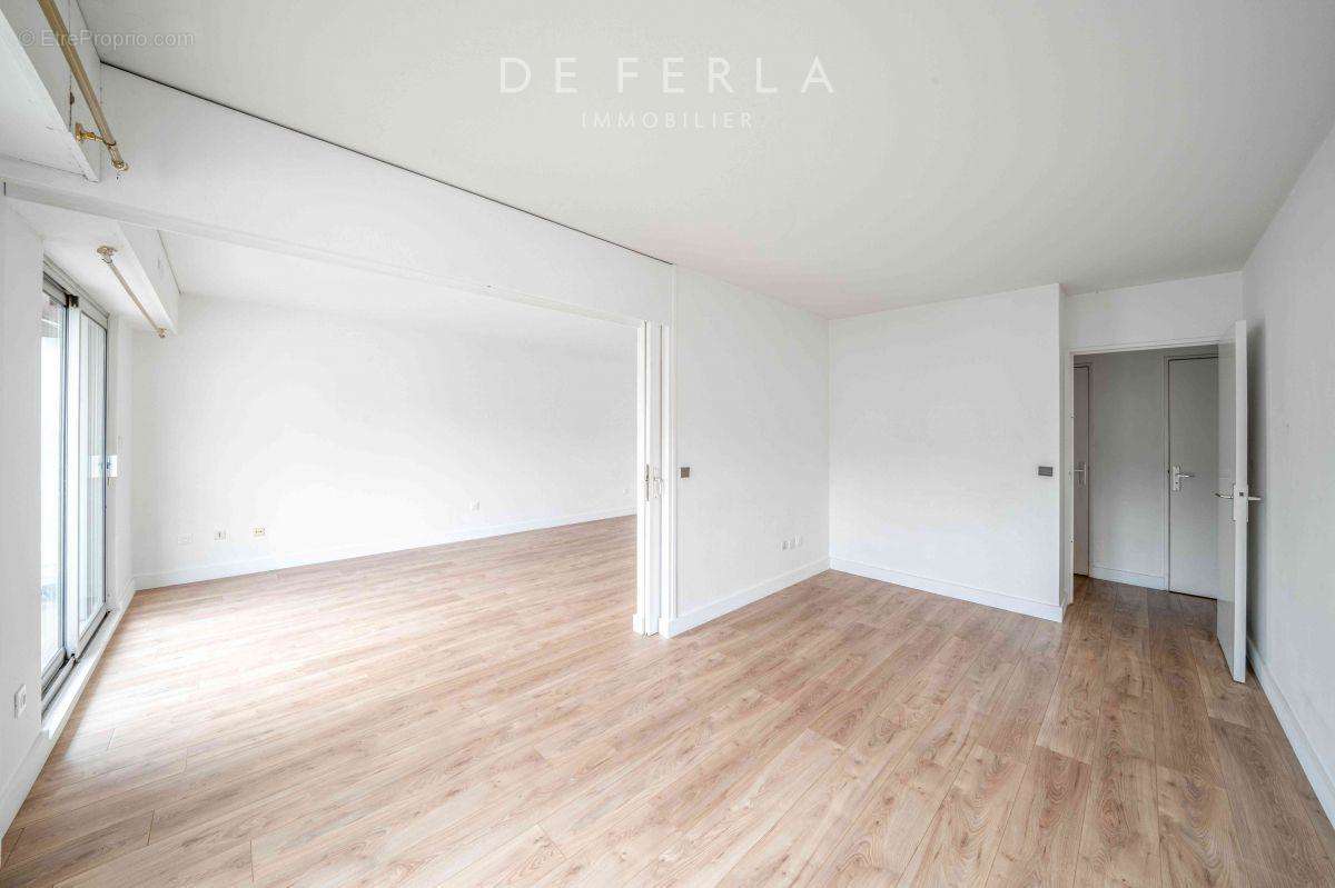 Appartement à PARIS-15E