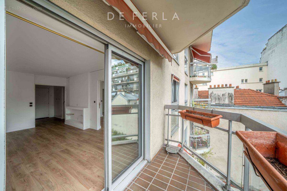 Appartement à PARIS-15E