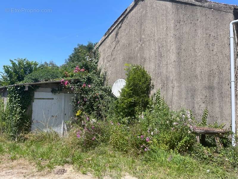 Maison à DOMPIERRE-LES-EGLISES